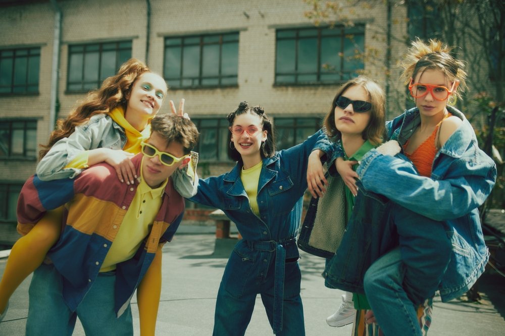 1980s Fashion Trends Are Back – Drop-Waist Dresses & Art Deco Style Return